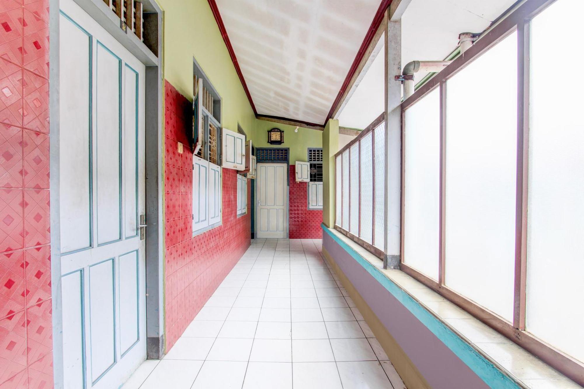 Spot On 94085 Hotel Agung Purwokerto Kültér fotó